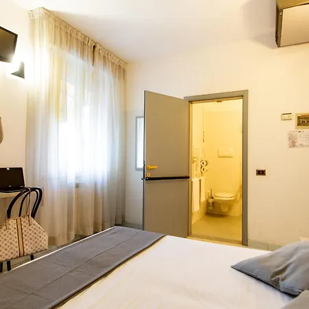 Hotel Marzia Con Piscina Riccione Exterior photo