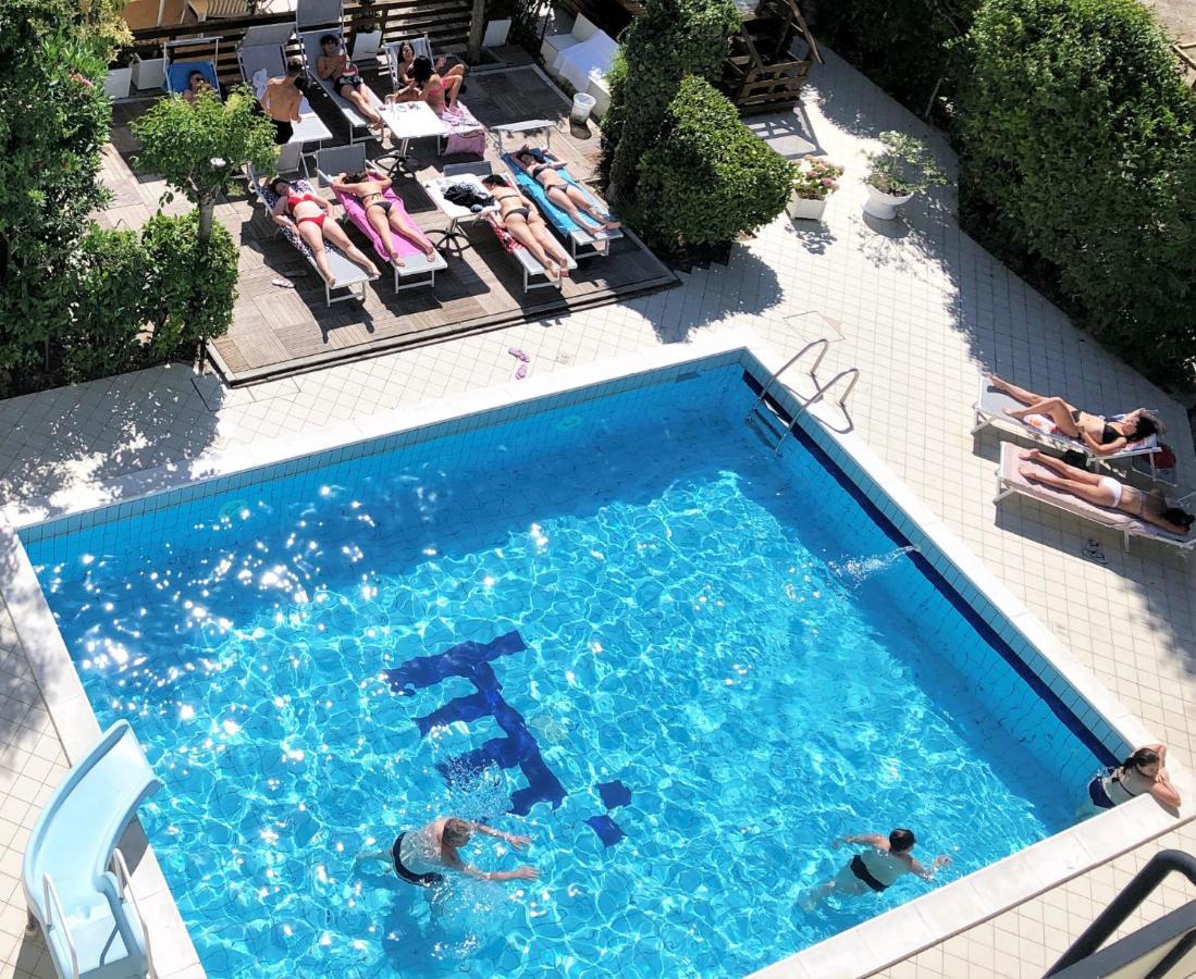 Hotel Marzia Con Piscina Hotel 3*