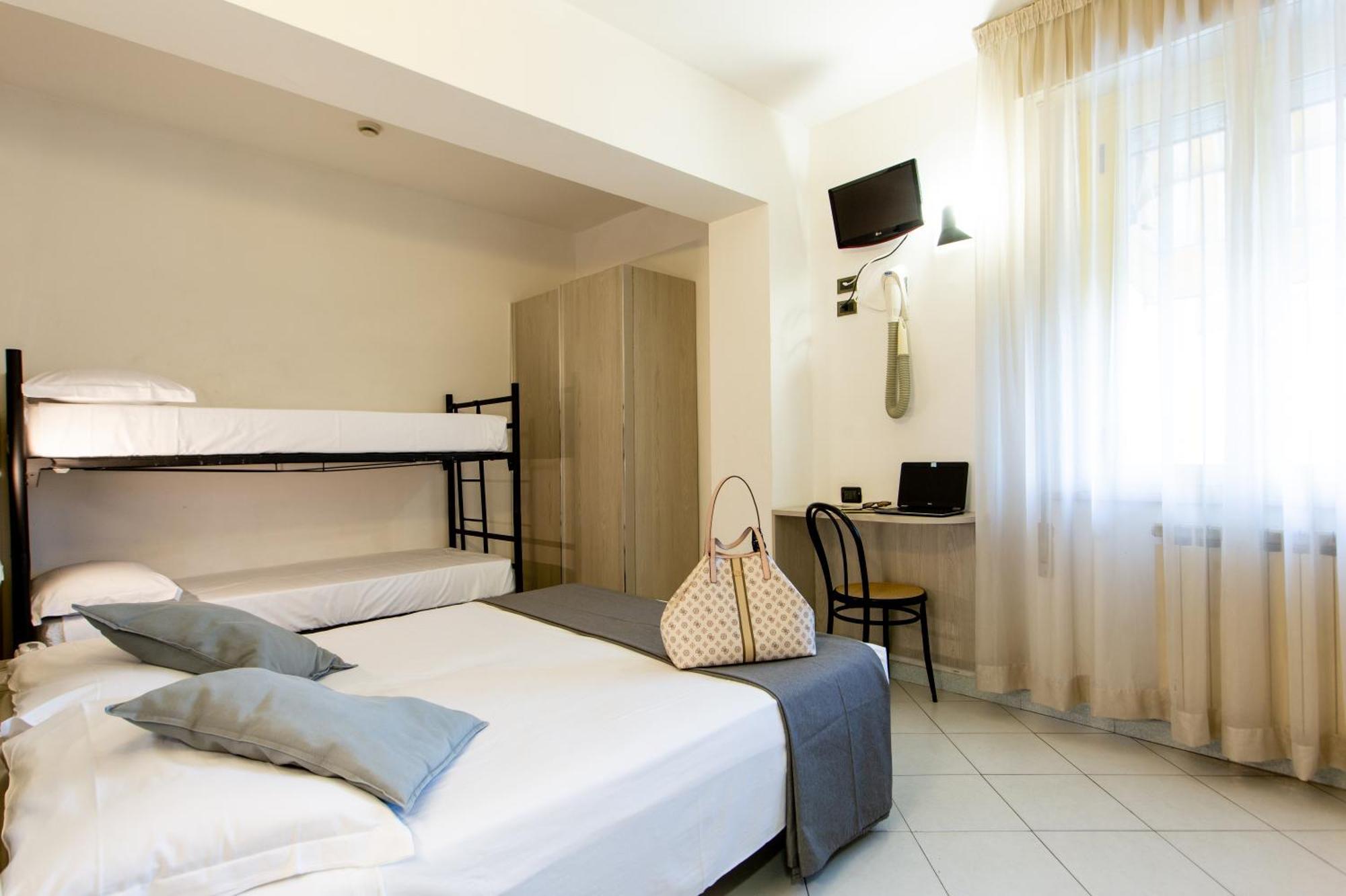Hotel Marzia Con Piscina 3*
