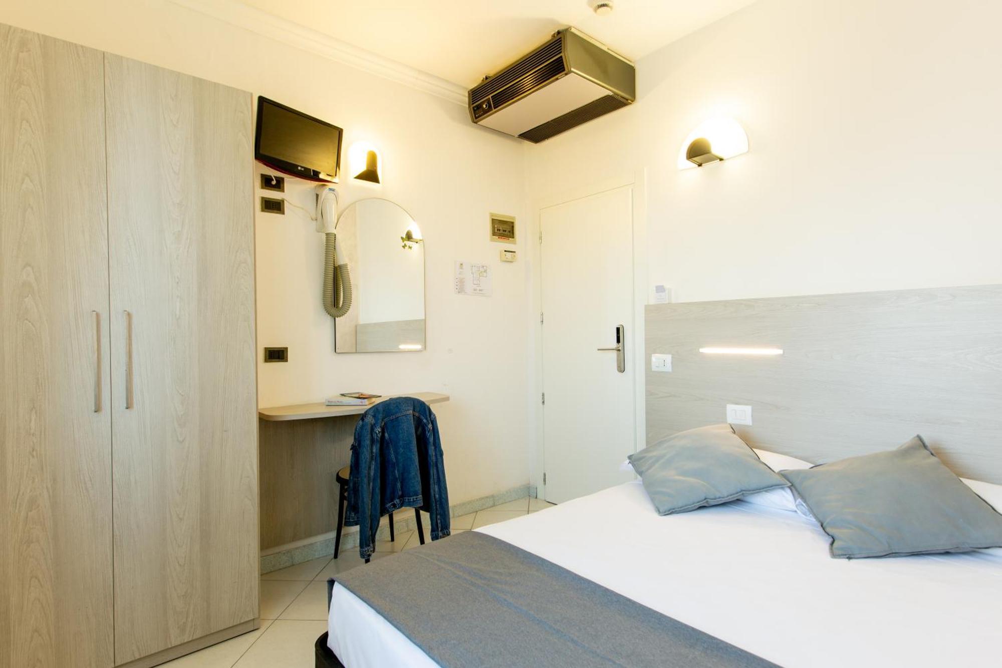 Hotel Marzia Con Piscina Riccione