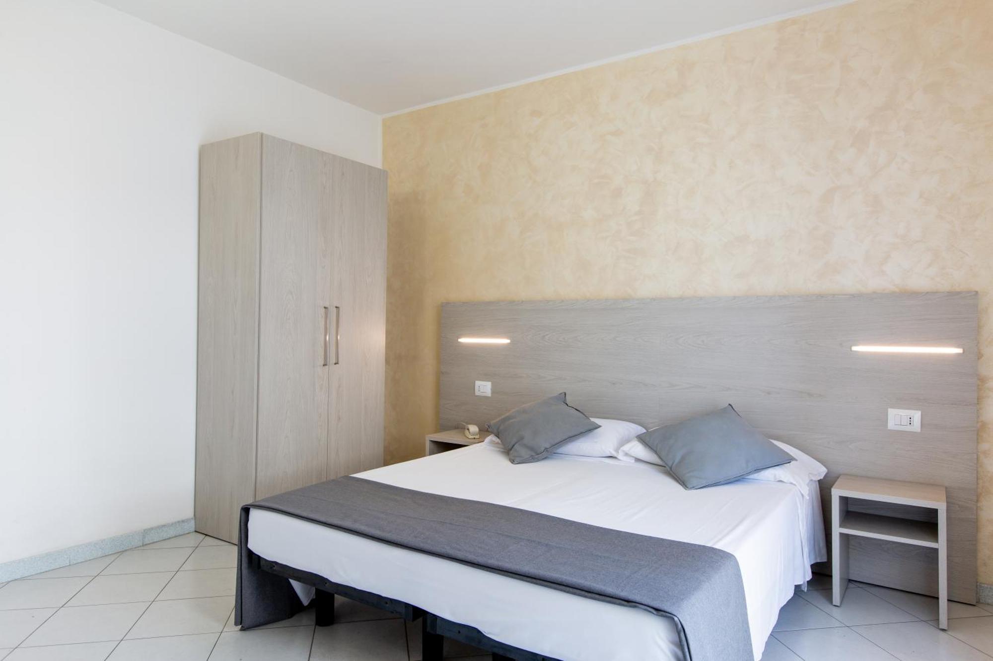 Hotel Marzia Con Piscina Riccione