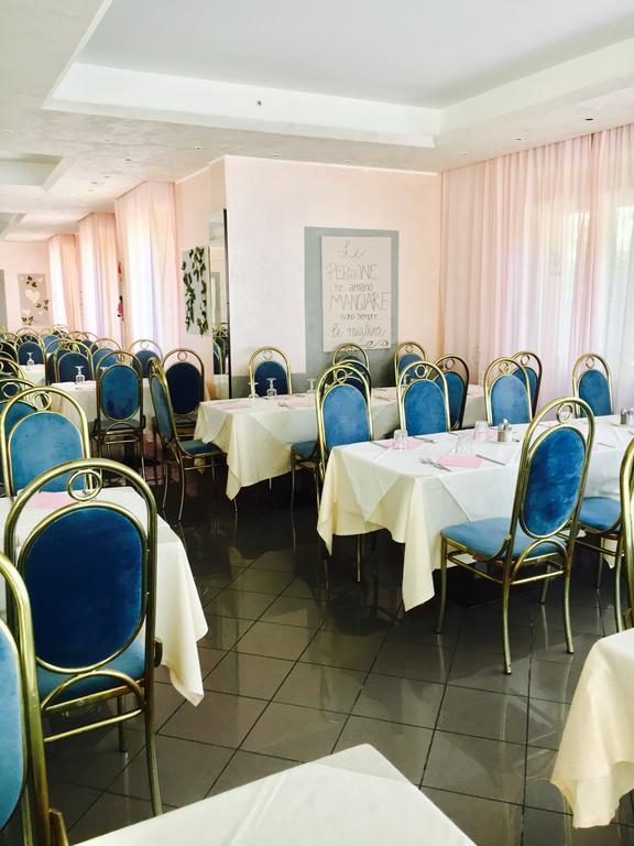 Hotel Marzia Con Piscina Hotel 3*